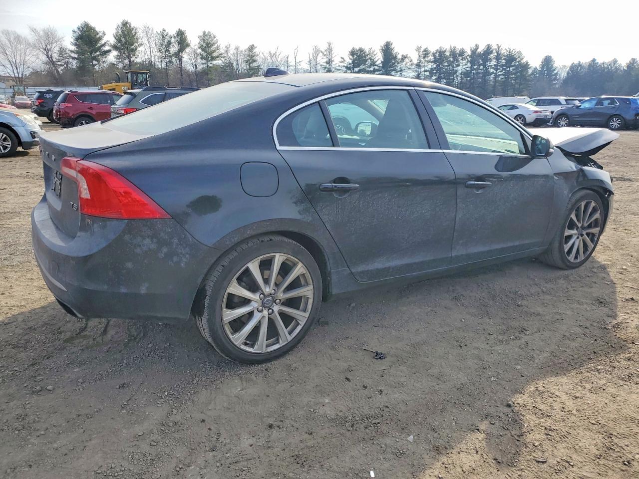 2017 VOLVO S60 PREMIER photo 3