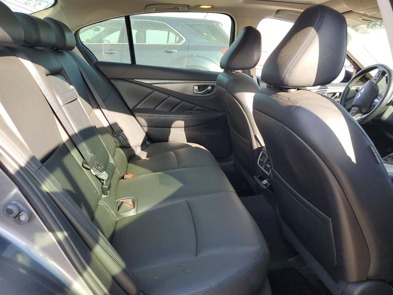 2015 INFINITI Q50 BASE photo 10