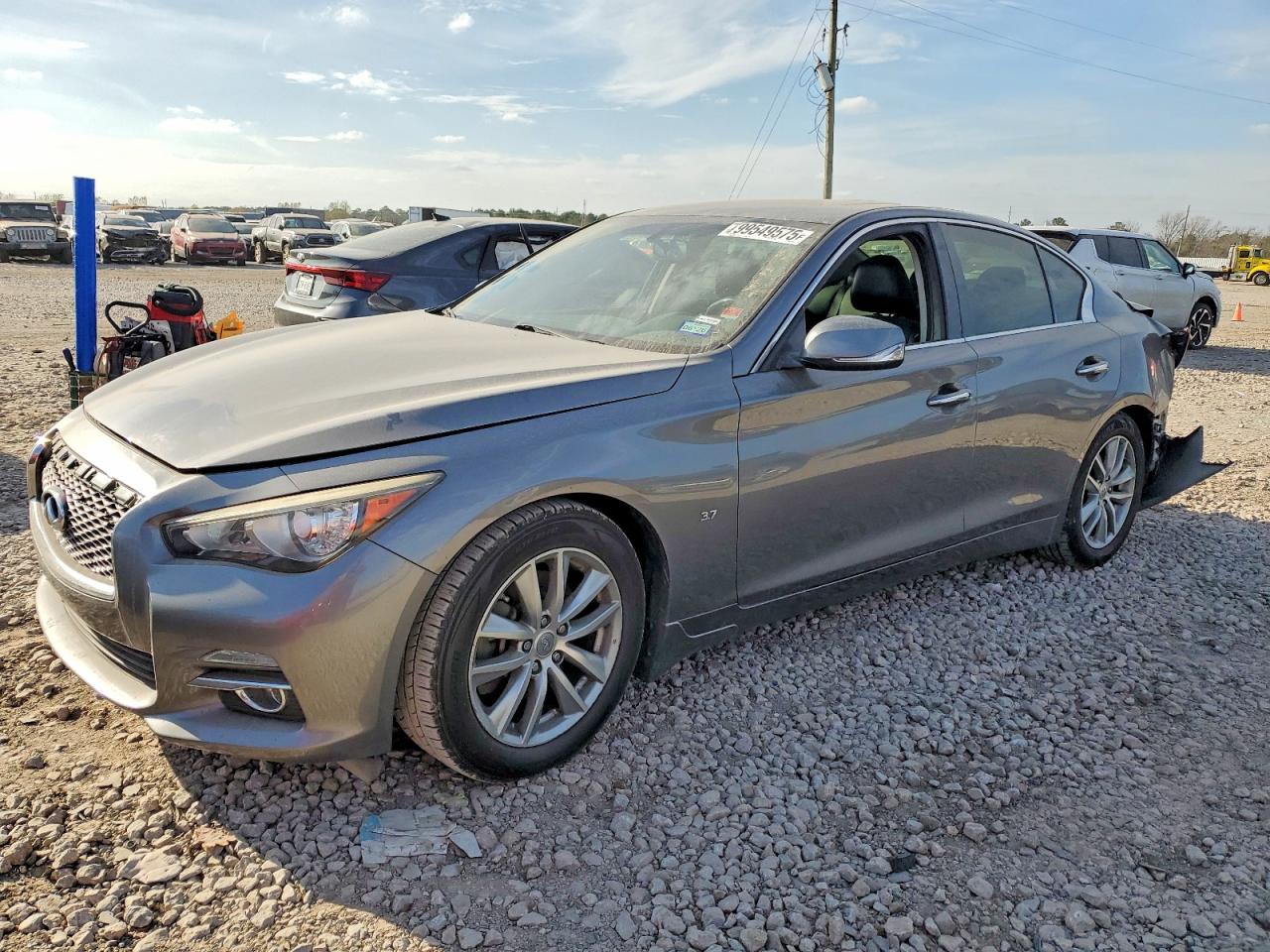 2015 INFINITI Q50