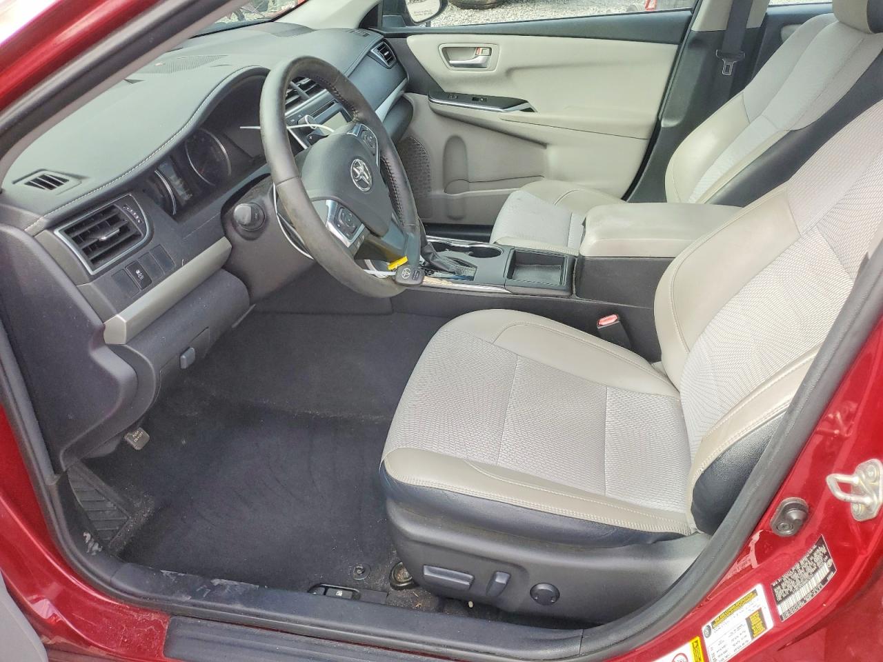 2016 TOYOTA CAMRY LE photo 7