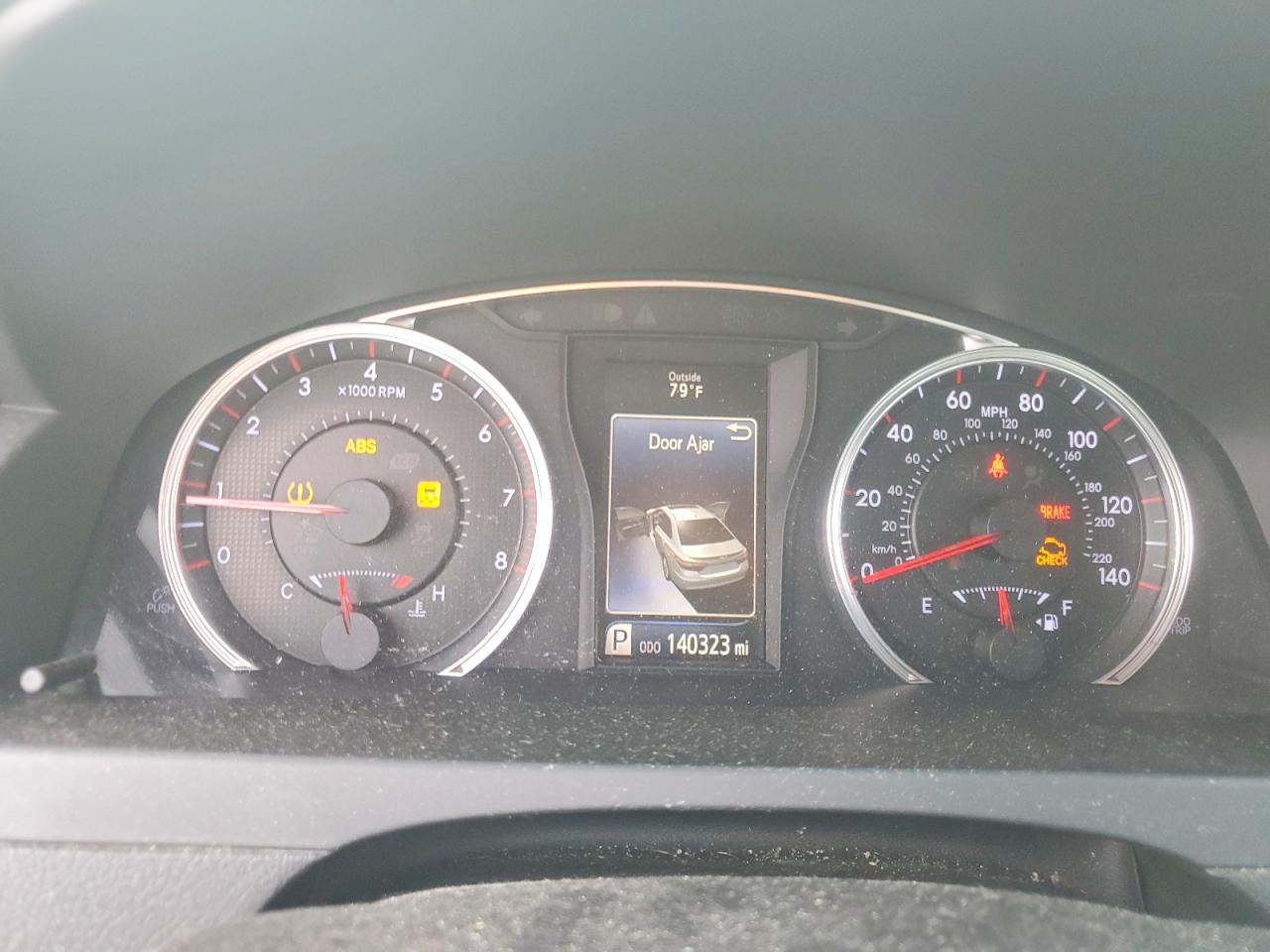 2016 TOYOTA CAMRY LE photo 9