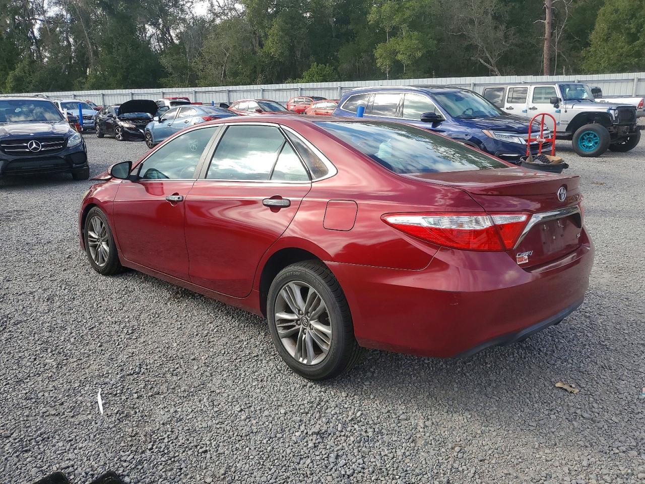 2016 TOYOTA CAMRY LE photo 2