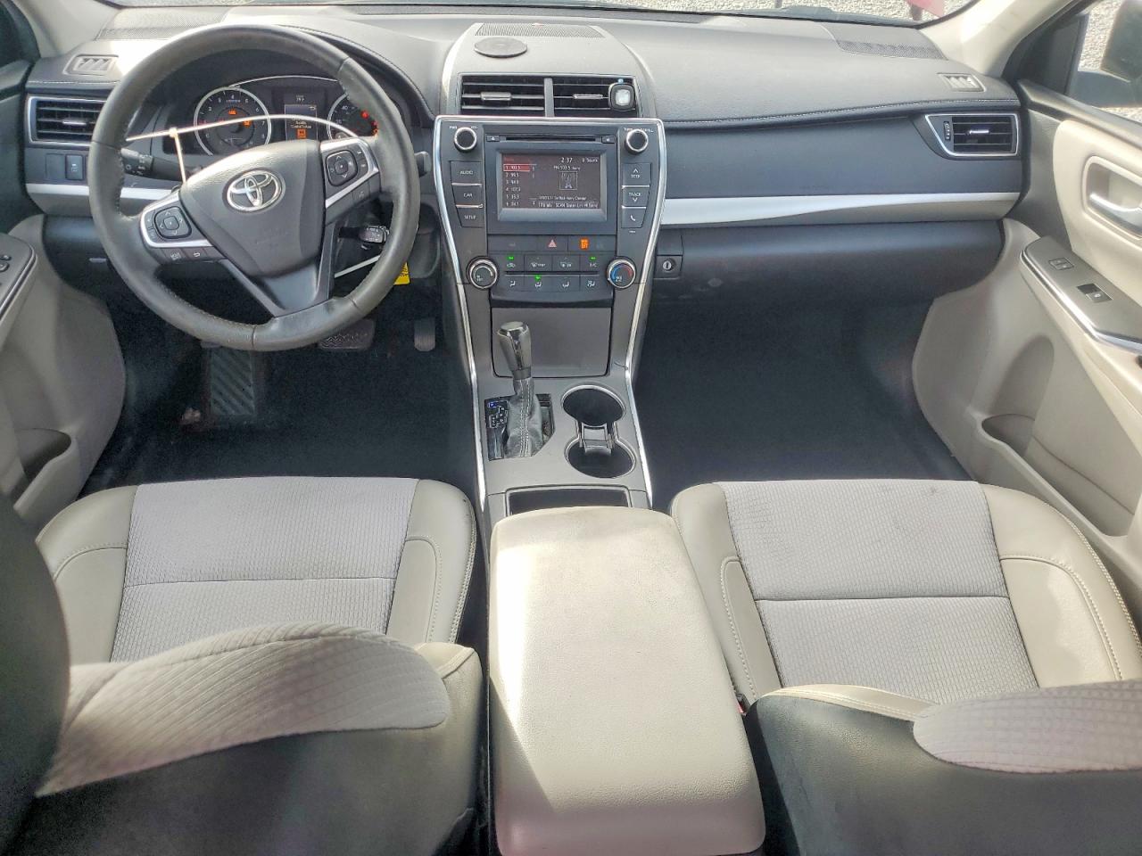 2016 TOYOTA CAMRY LE photo 8