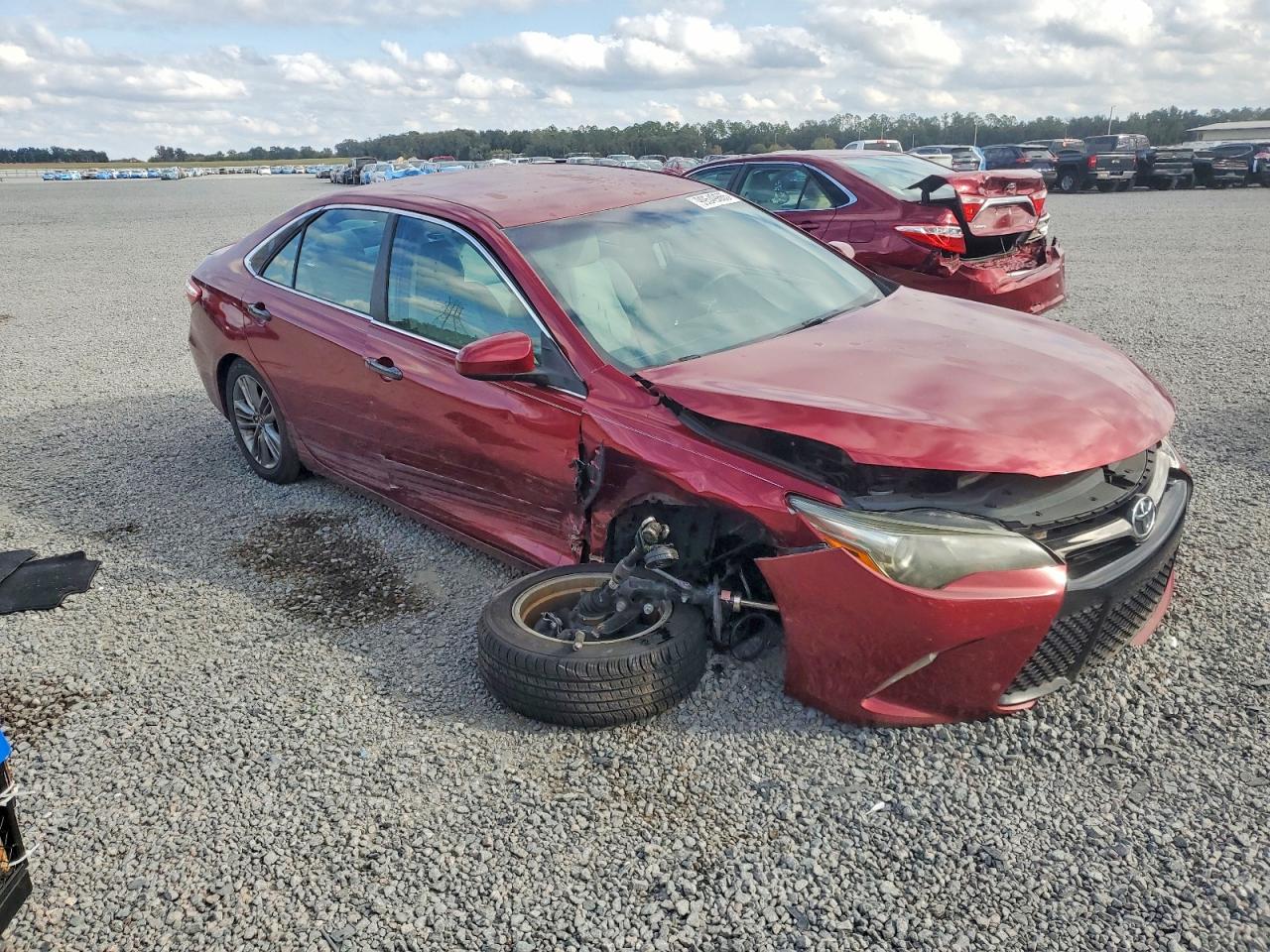 2016 TOYOTA CAMRY LE photo 4