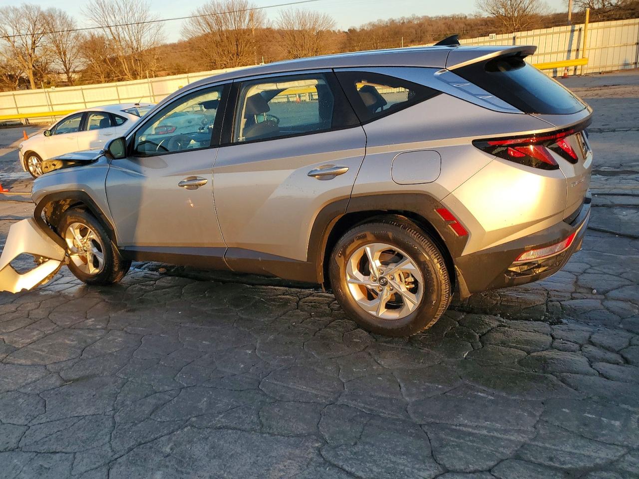 2023 HYUNDAI TUCSON SE photo 2