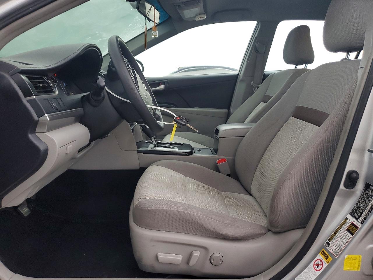 2014 TOYOTA CAMRY photo 7