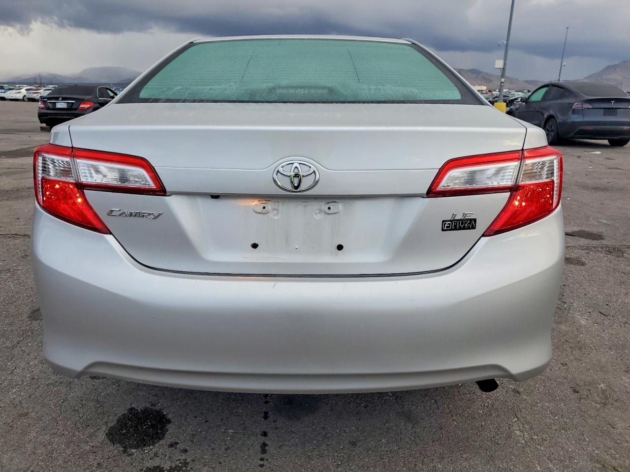 2014 TOYOTA CAMRY photo 6