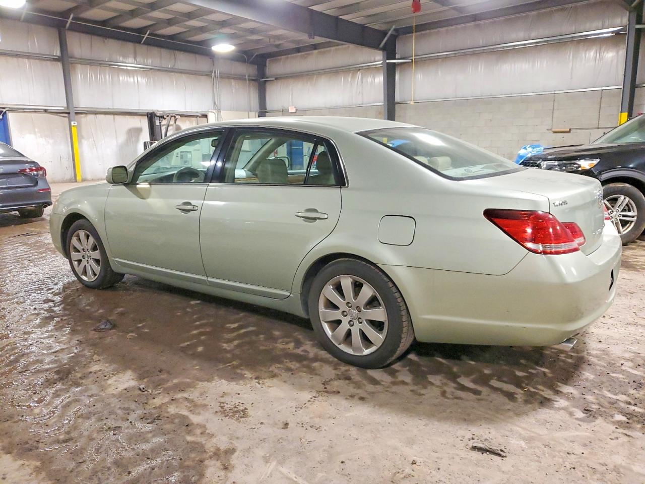 2006 TOYOTA AVALON XL photo 2
