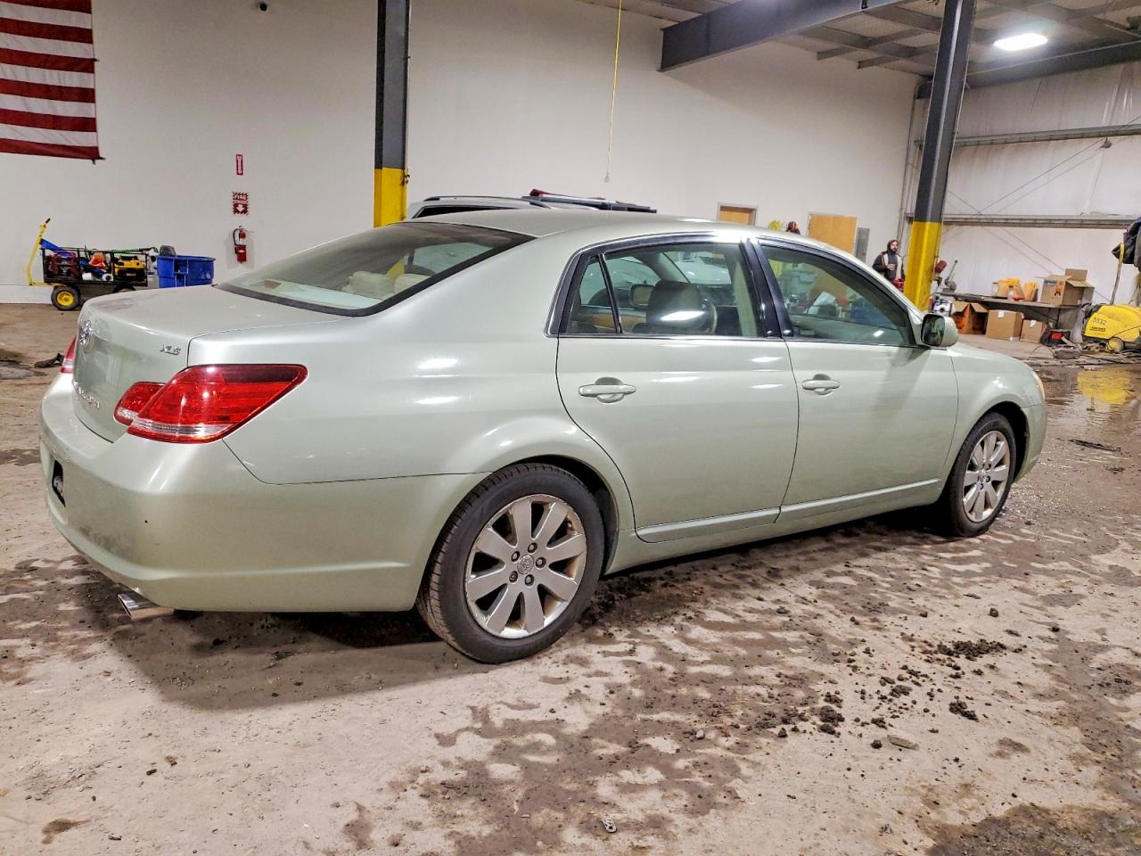 2006 TOYOTA AVALON XL photo 3