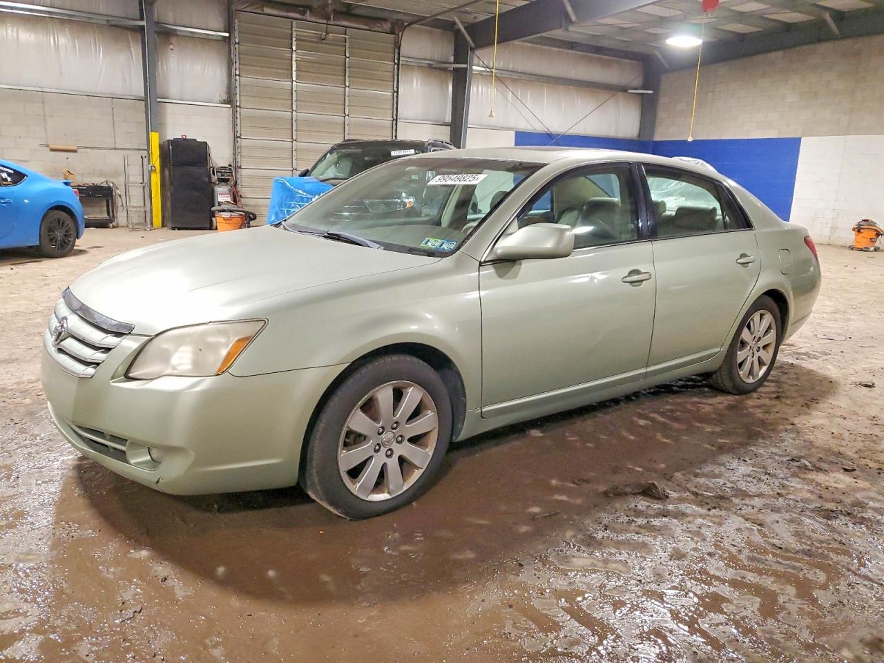 2006 TOYOTA AVALON