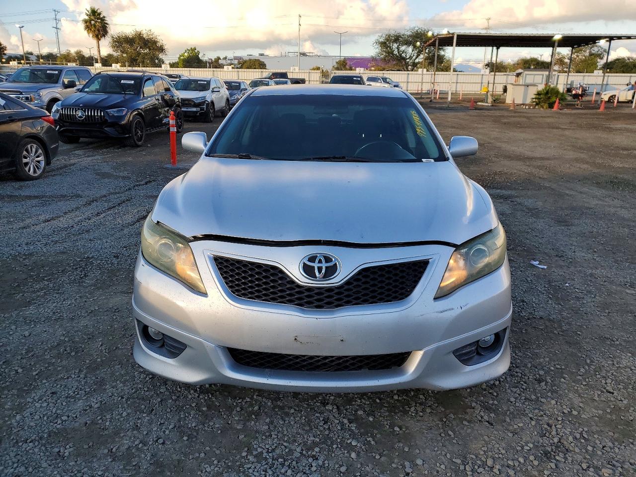 2011 TOYOTA CAMRY BASE photo 13