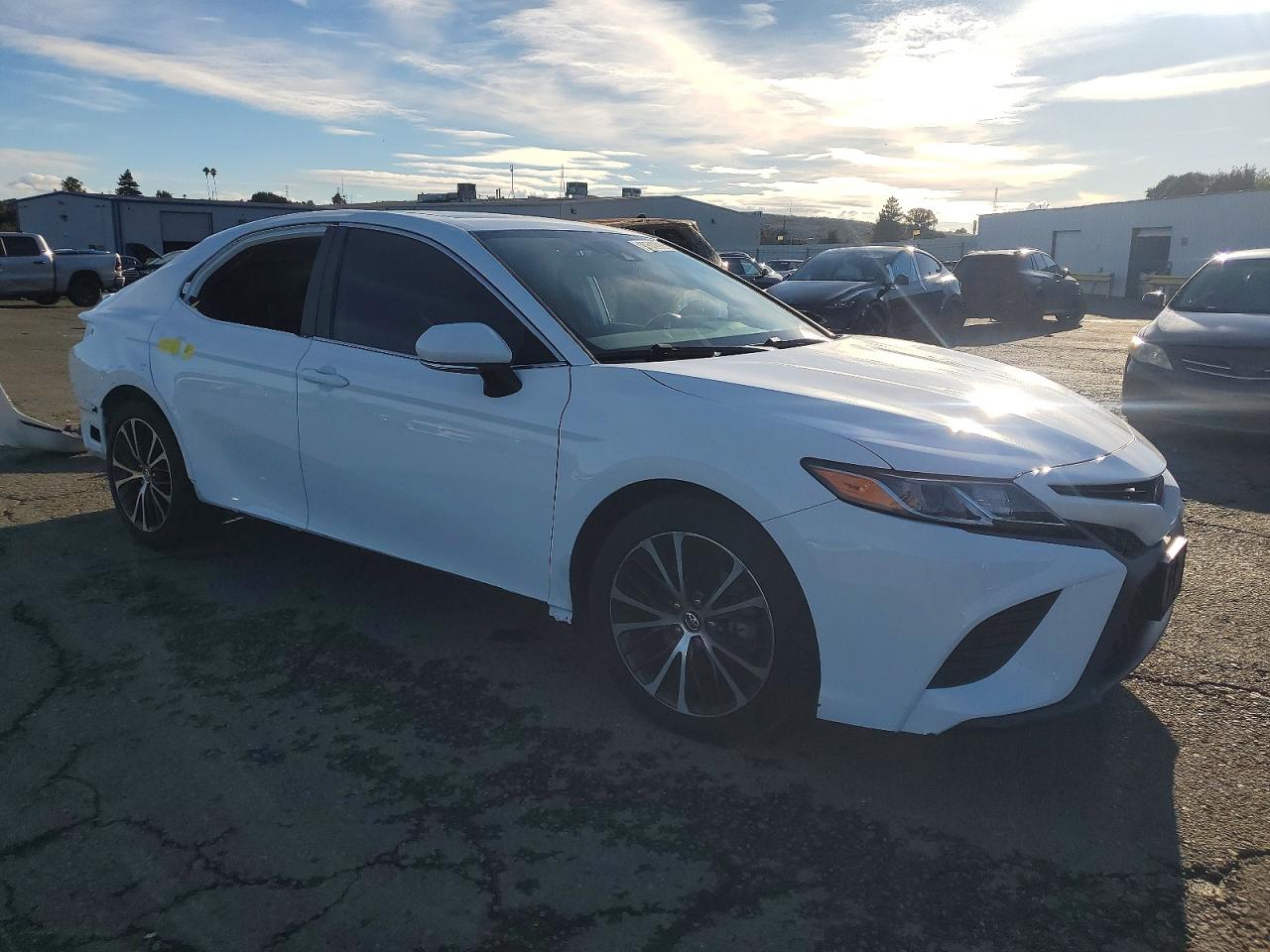 2019 TOYOTA CAMRY L photo 4