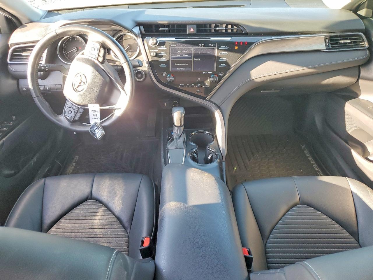 2019 TOYOTA CAMRY L photo 8