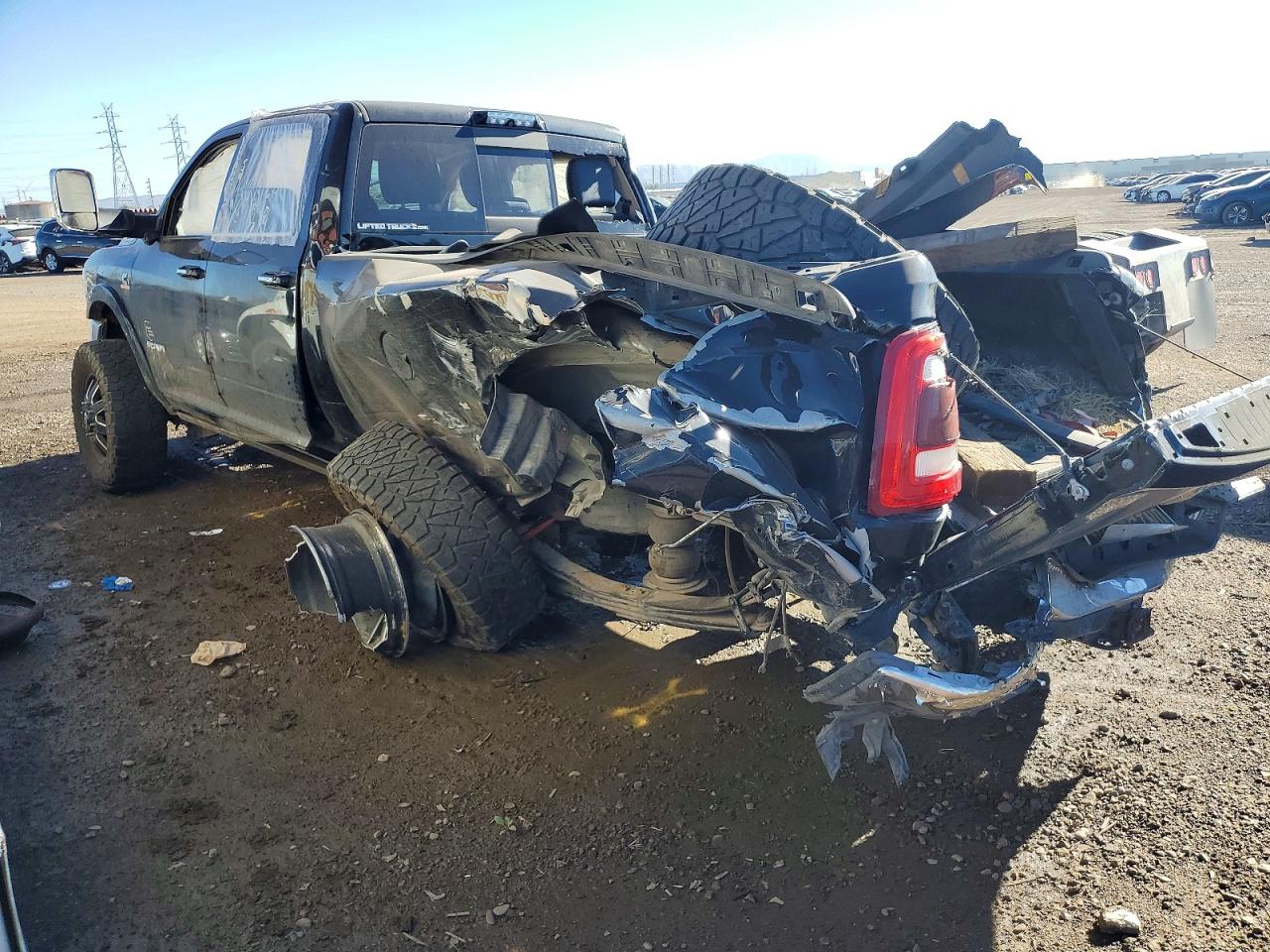 2019 RAM 3500 LARAMIE photo 3