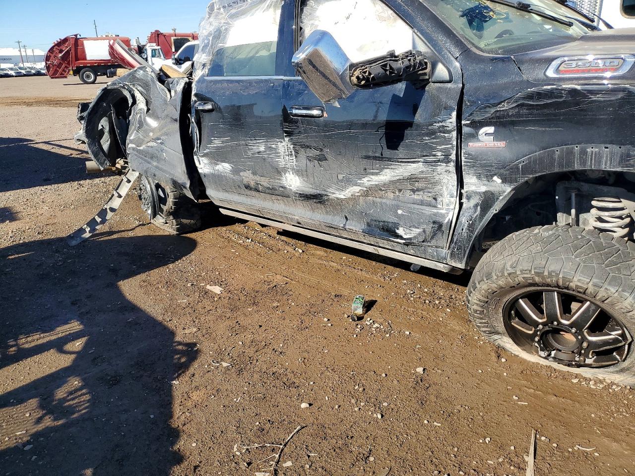 2019 RAM 3500 LARAMIE photo 9