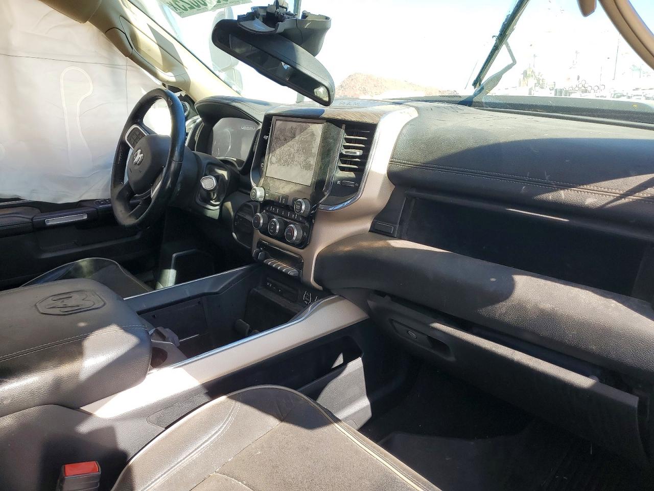 2019 RAM 3500 LARAMIE photo 5
