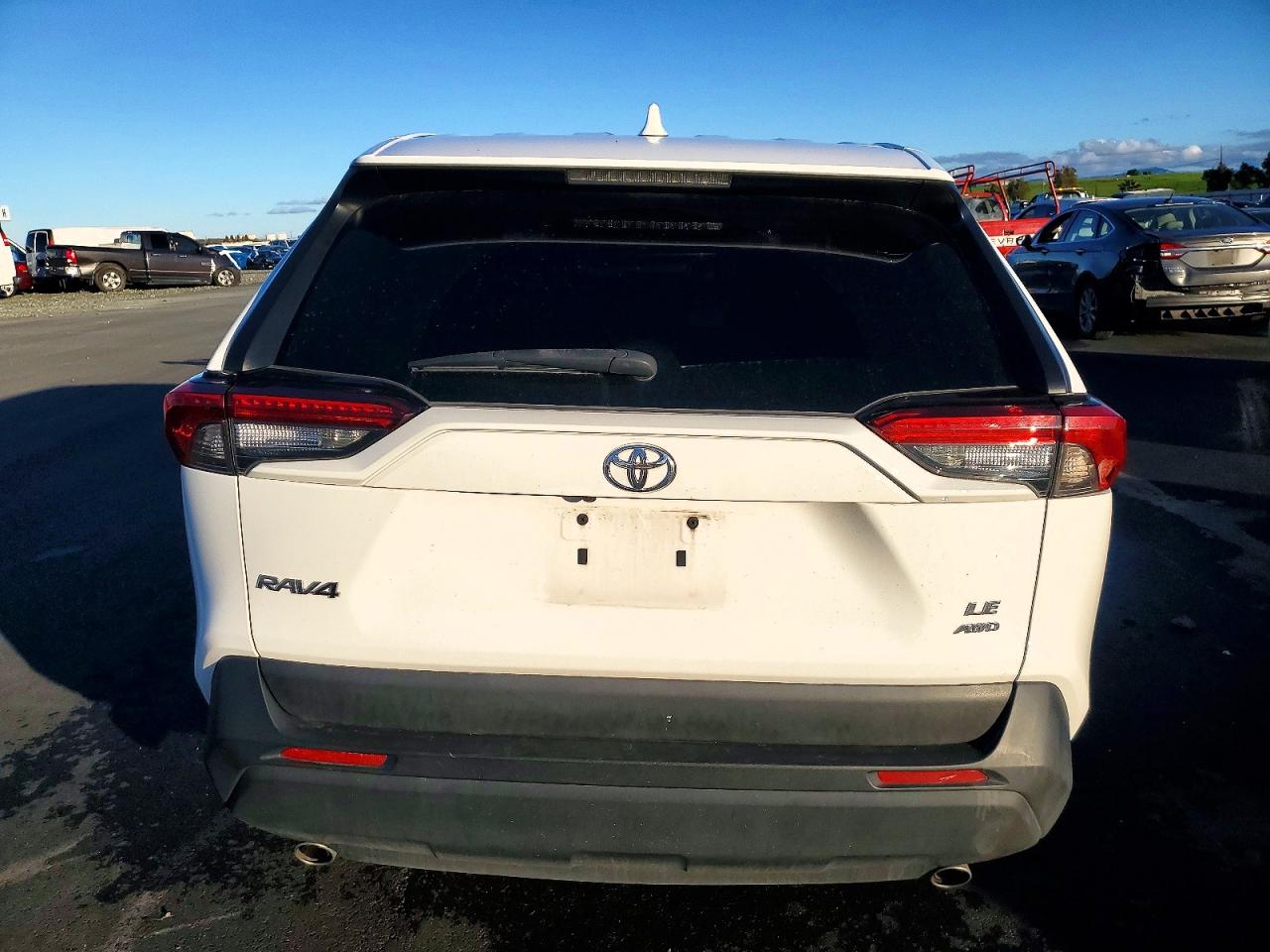2022 TOYOTA RAV4 LE photo 11