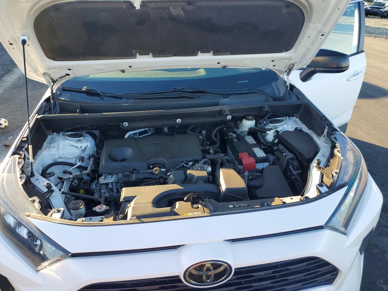 2022 TOYOTA RAV4 LE photo 23