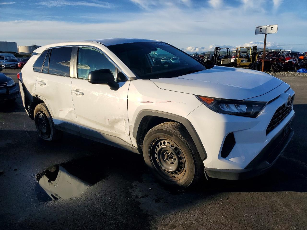 2022 TOYOTA RAV4 LE photo 7