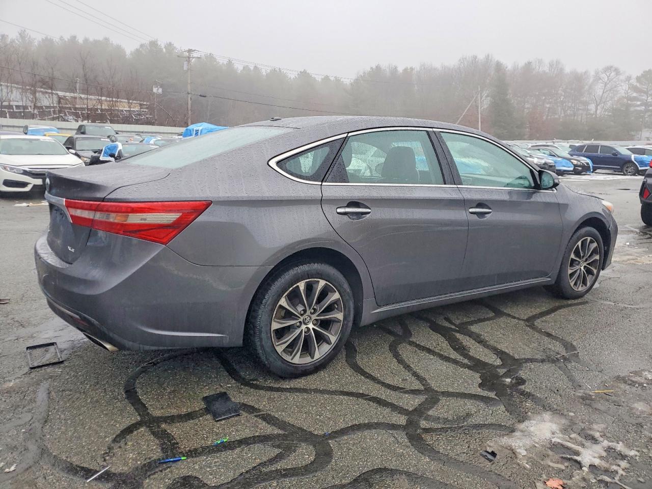 2016 TOYOTA AVALON XLE photo 3