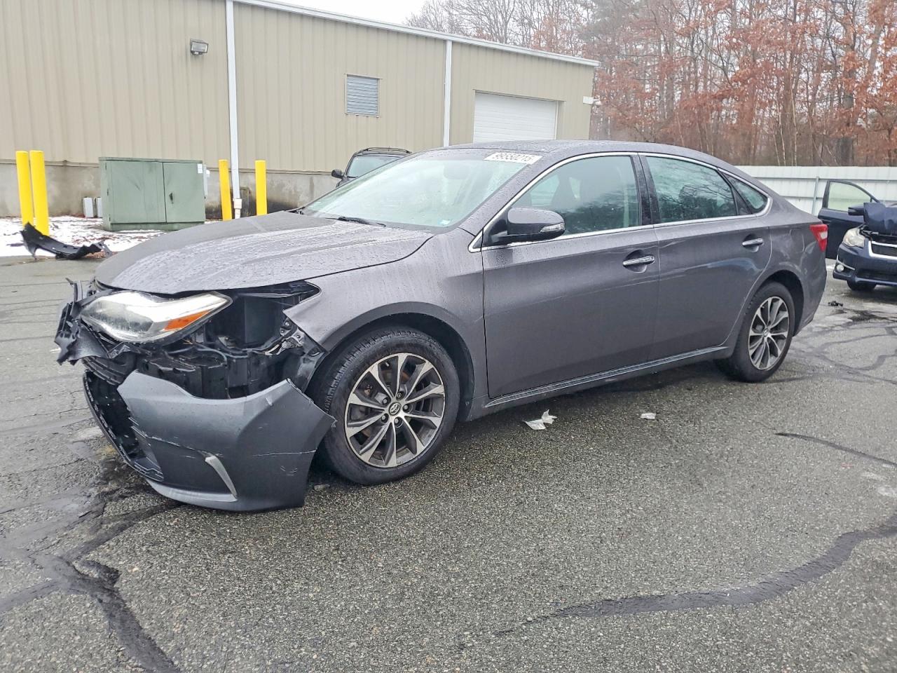 2016 TOYOTA AVALON