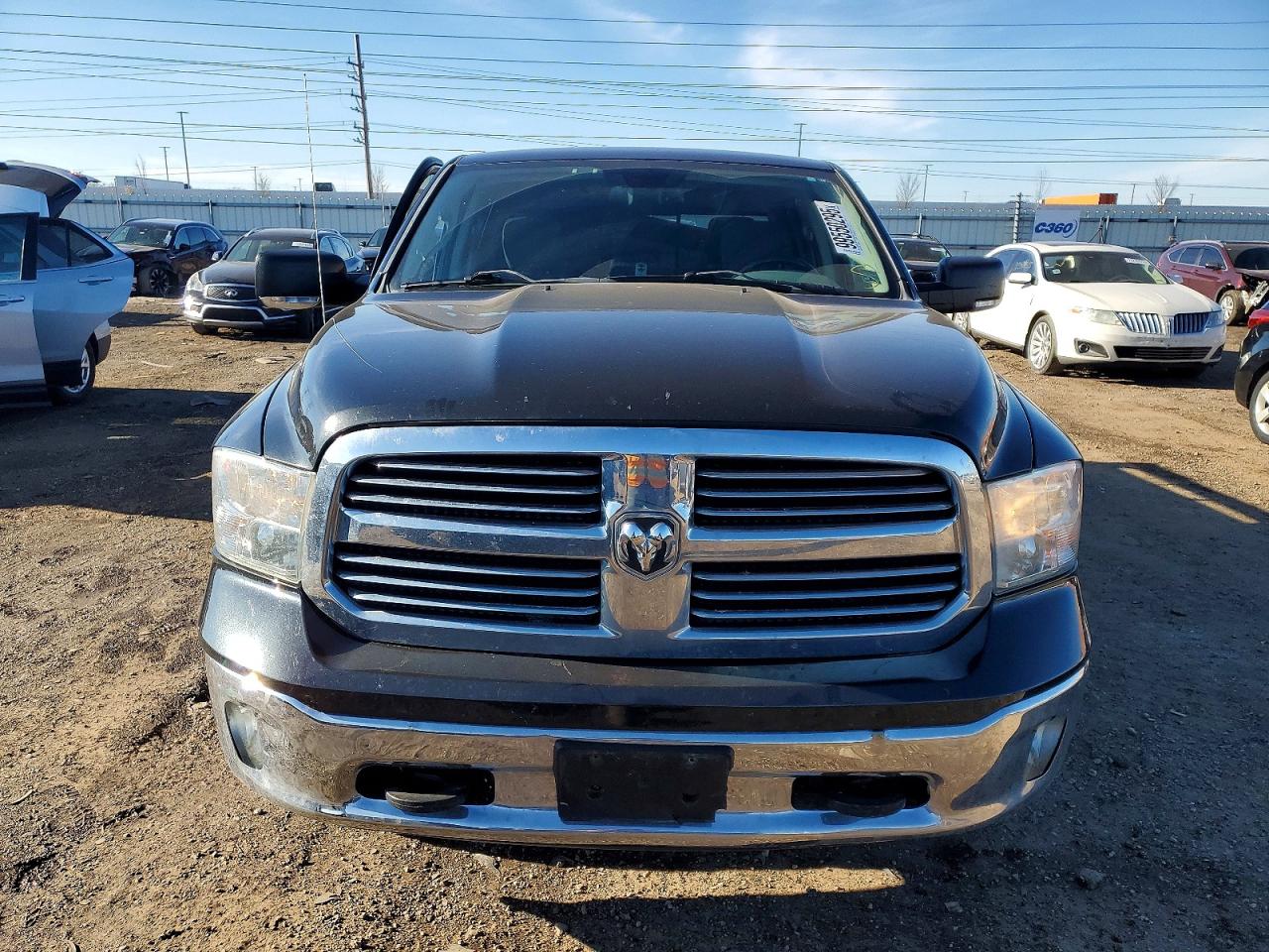 2015 RAM 1500 SLT photo 5
