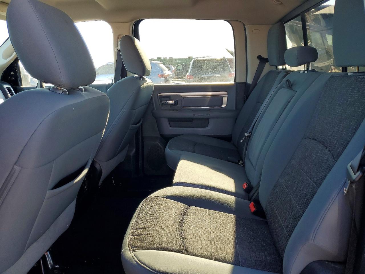 2015 RAM 1500 SLT photo 10
