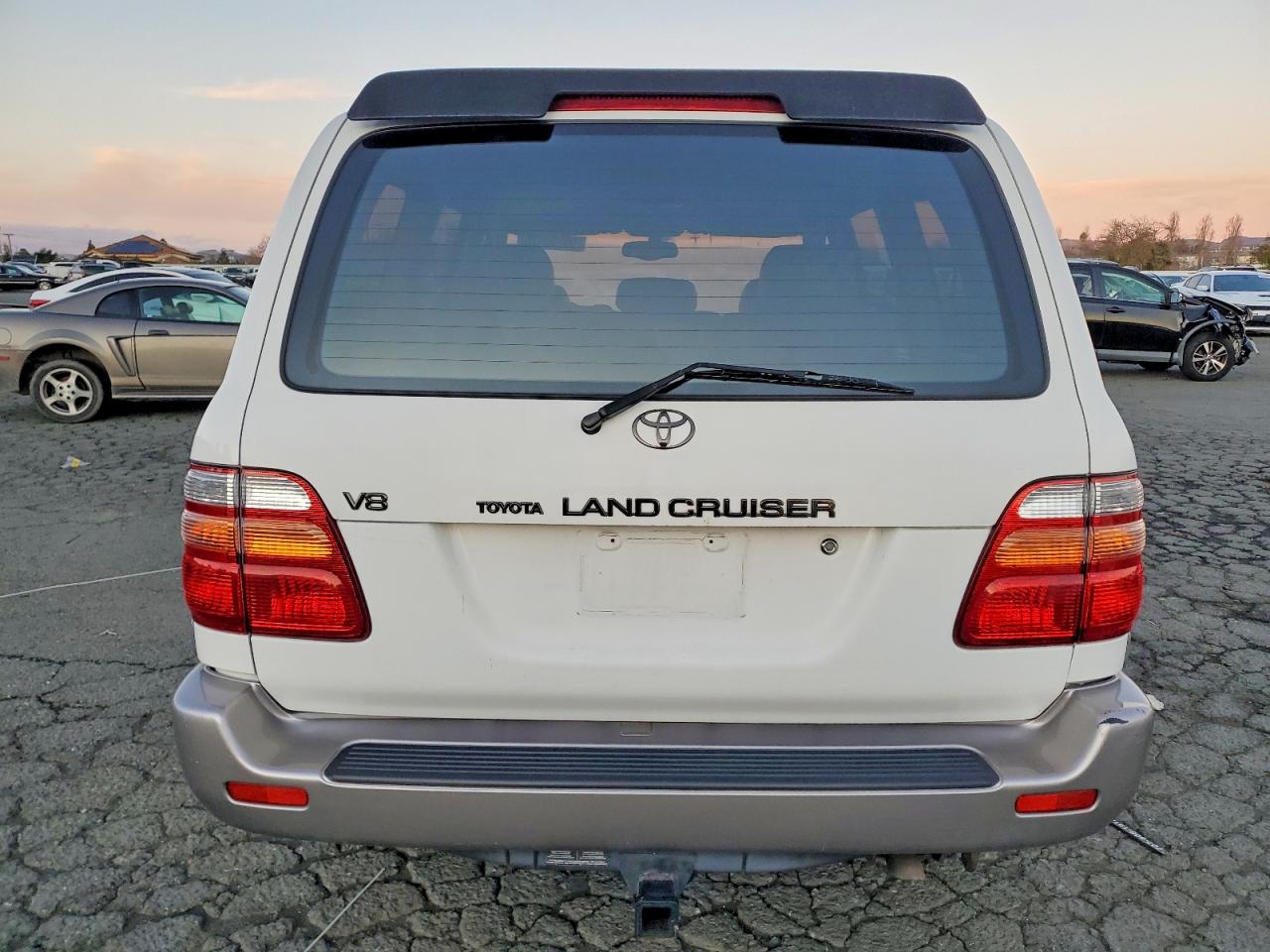 2000 TOYOTA LAND CRUISER photo 6