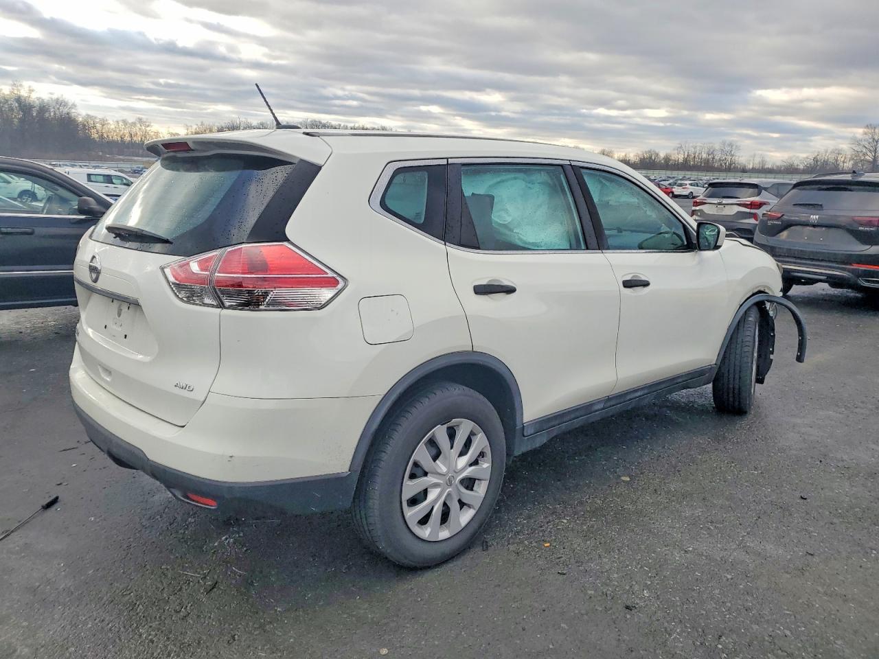 2016 NISSAN ROGUE S photo 3