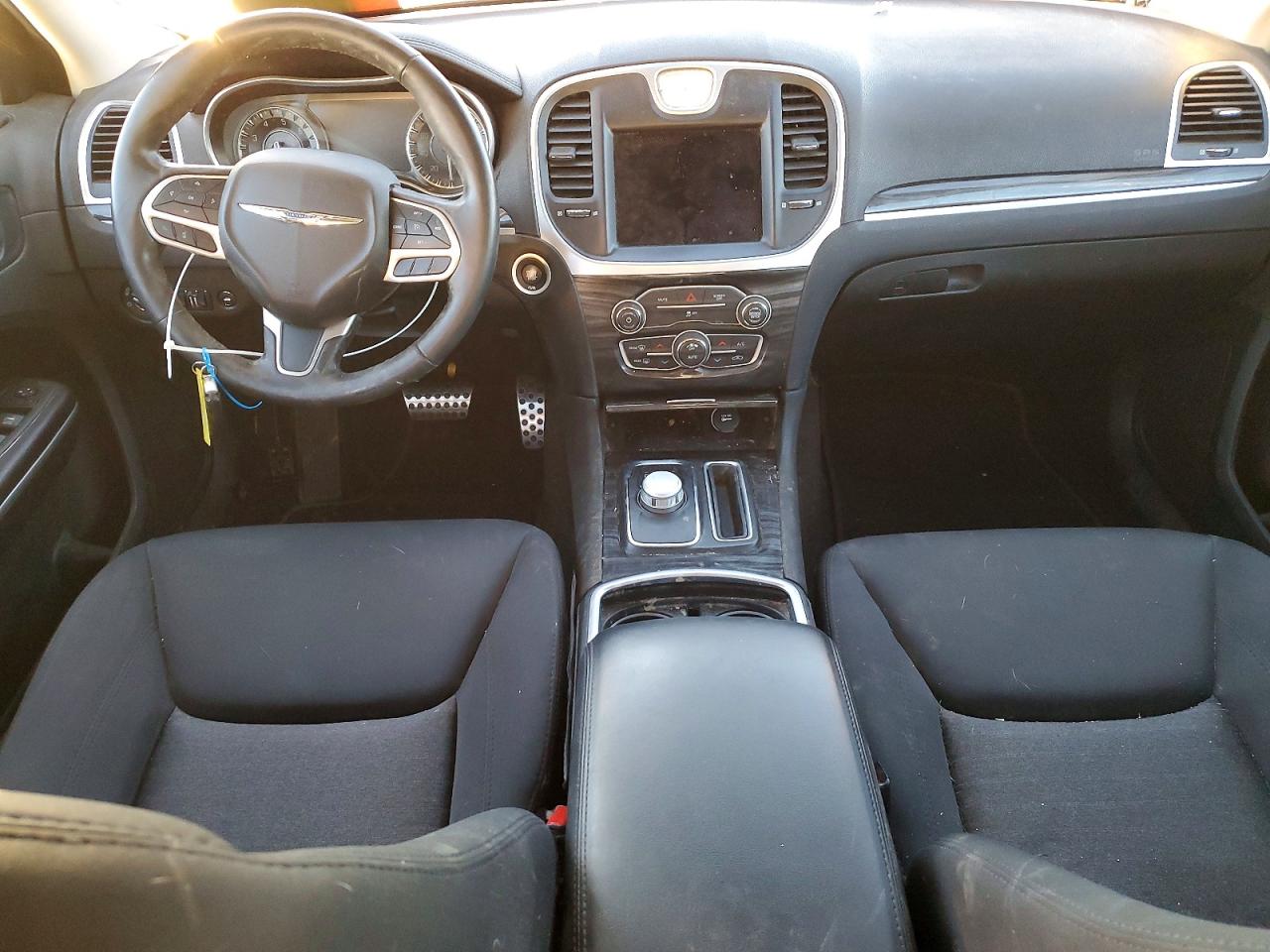 2022 CHRYSLER 300 TOURING photo 8