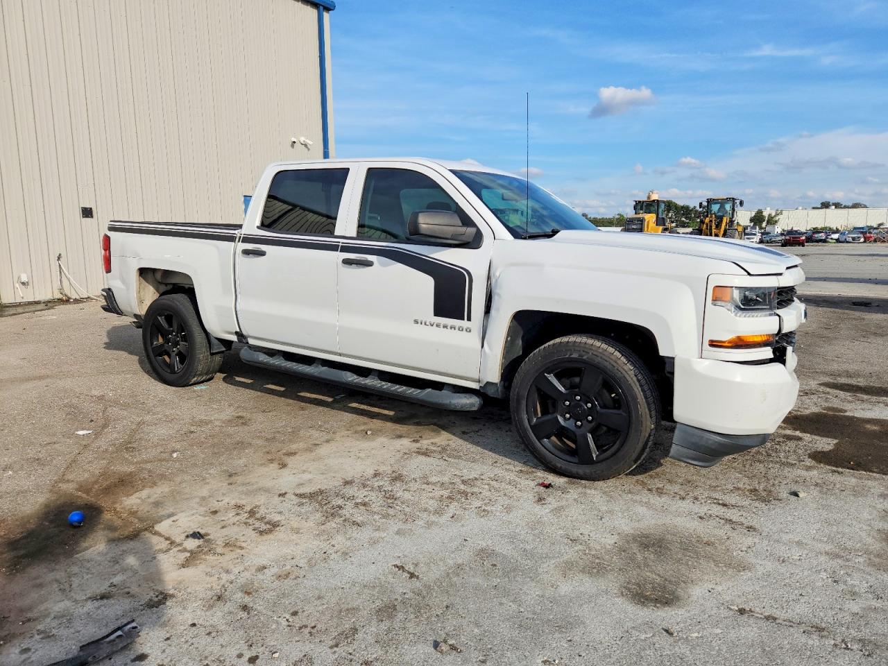 2018 CHEVROLET SILVERADO C1500 CUSTOM photo 4