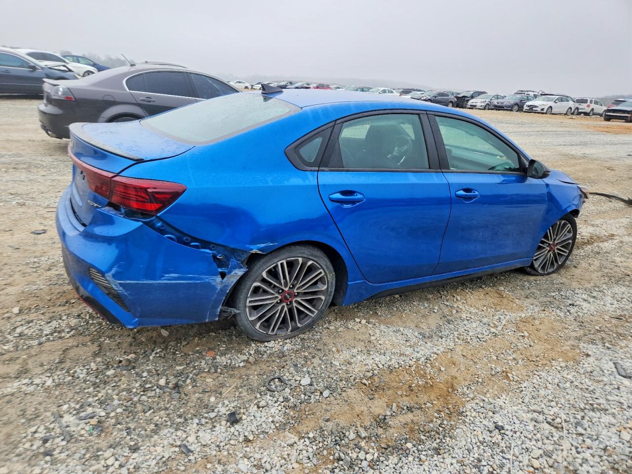 2023 KIA FORTE GT photo 3