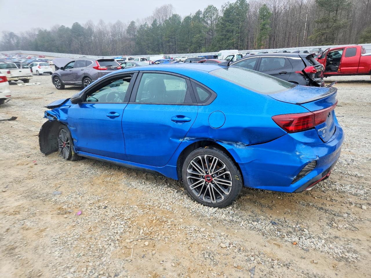 2023 KIA FORTE GT photo 2