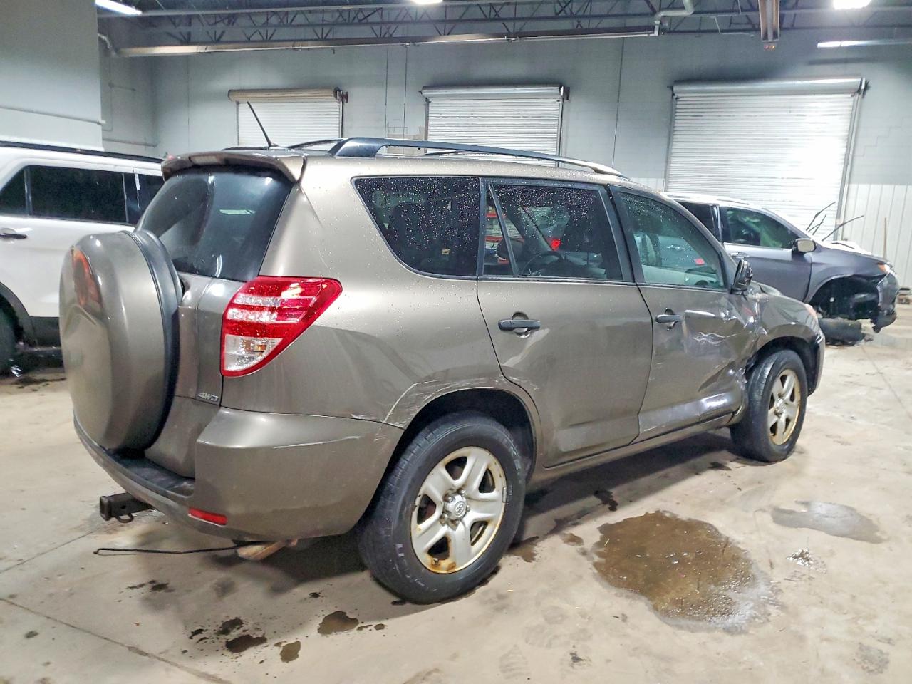 2012 TOYOTA RAV4 photo 3