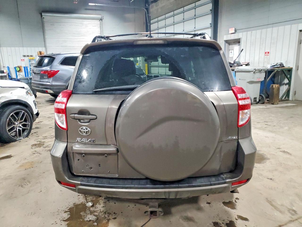 2012 TOYOTA RAV4 photo 6
