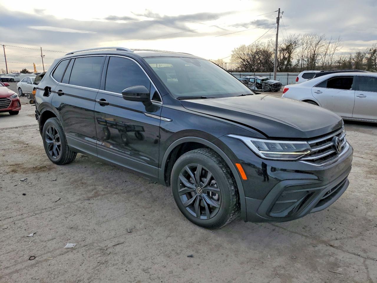 2024 VOLKSWAGEN TIGUAN SE photo 4