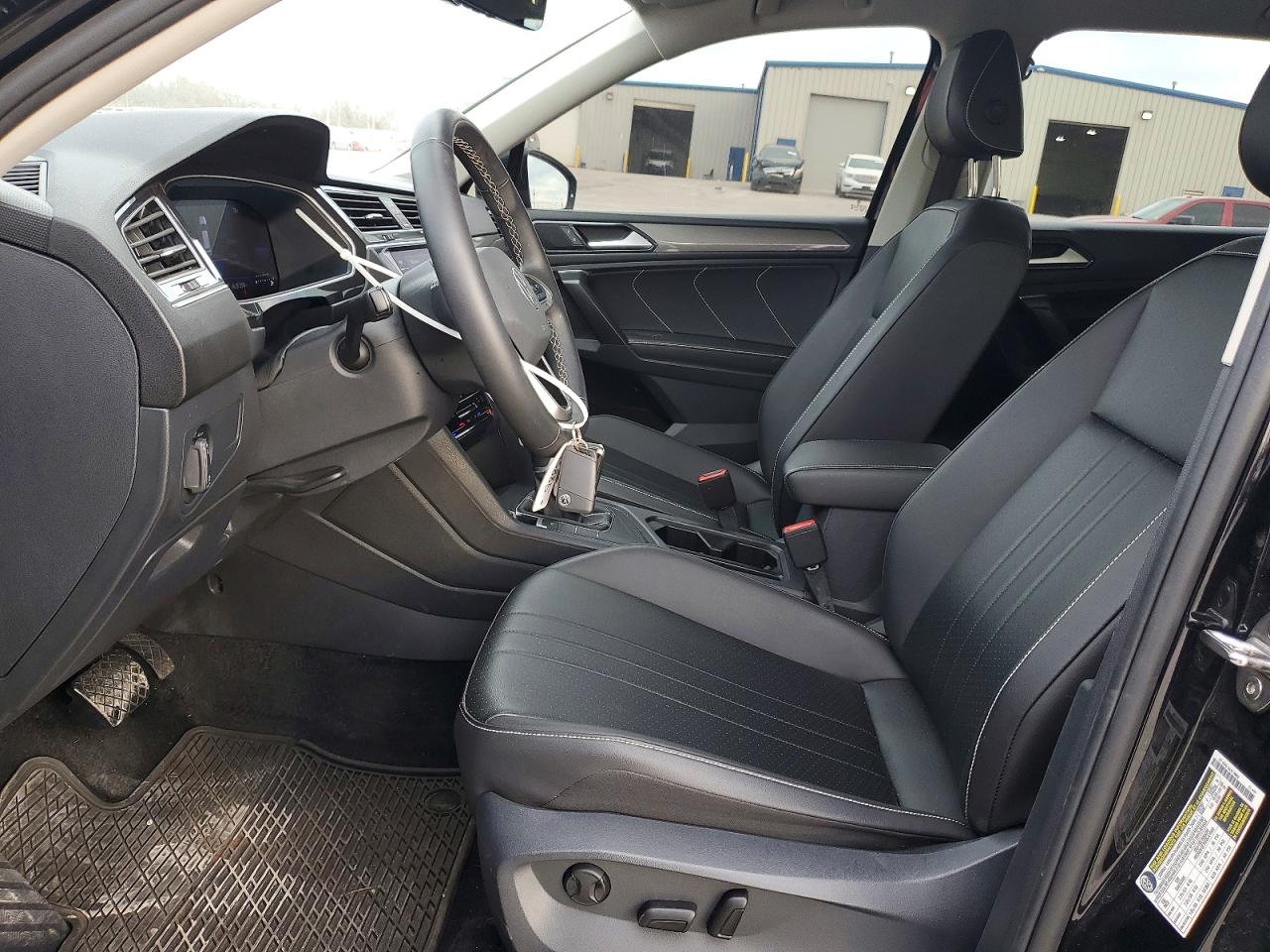 2024 VOLKSWAGEN TIGUAN SE photo 7