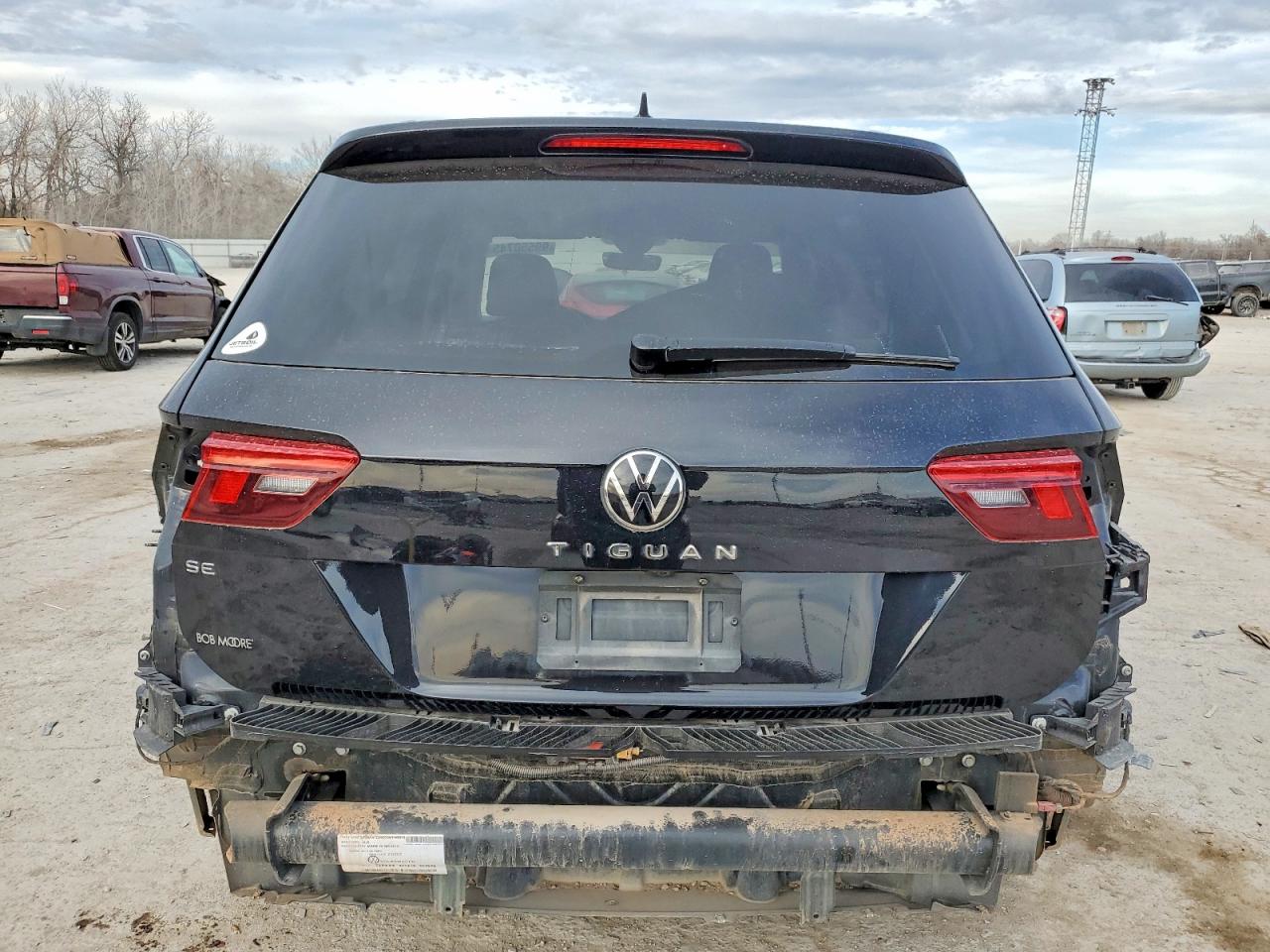 2024 VOLKSWAGEN TIGUAN SE photo 6