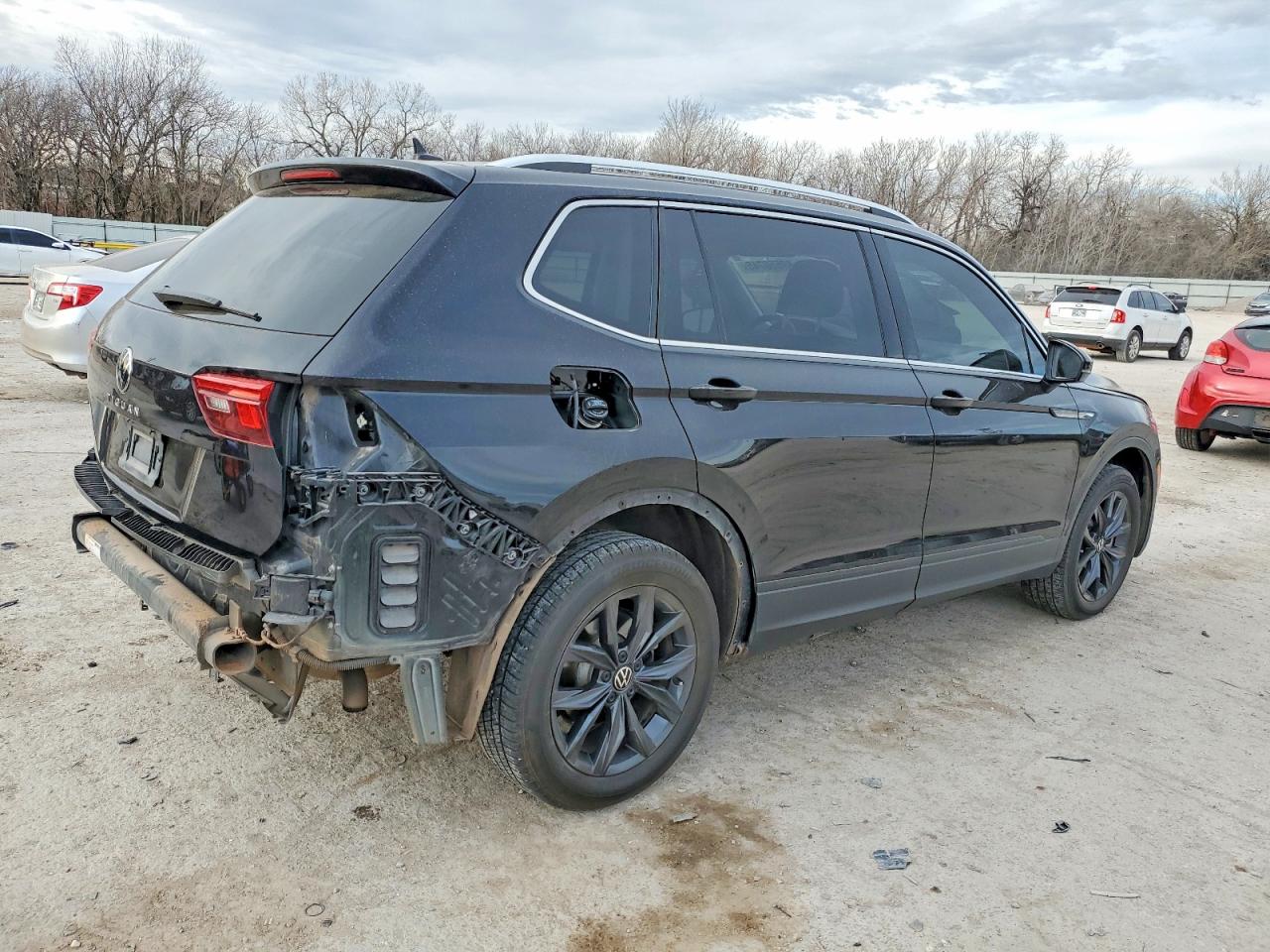 2024 VOLKSWAGEN TIGUAN SE photo 3