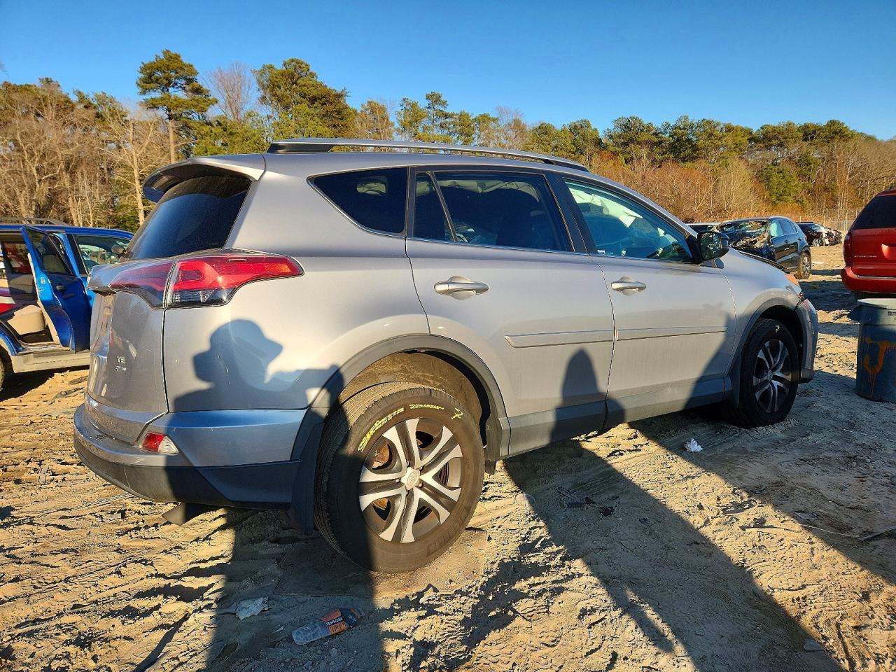 2016 TOYOTA RAV4 LE photo 3