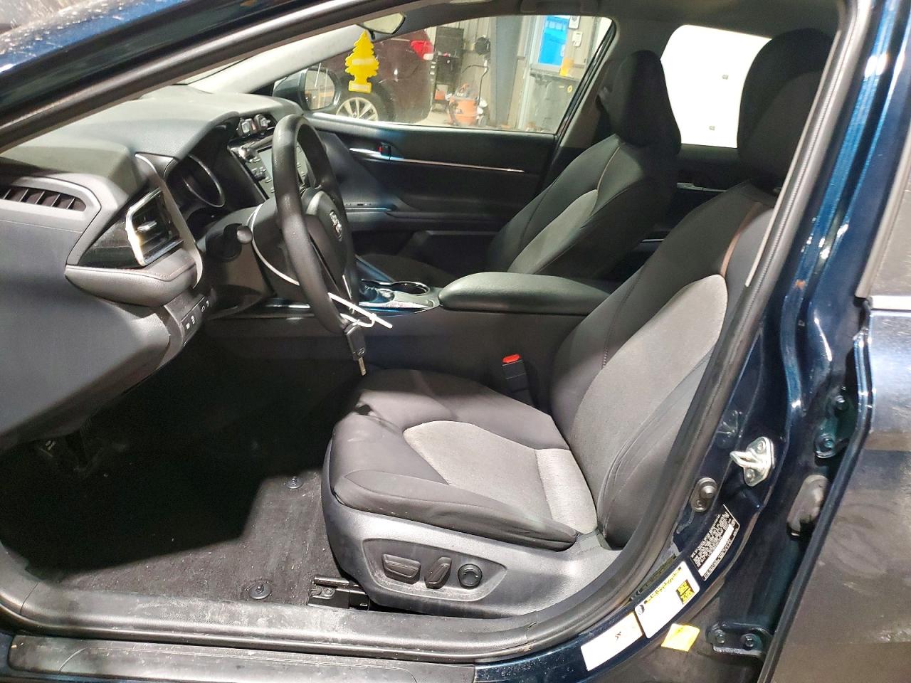 2018 TOYOTA CAMRY LE photo 7