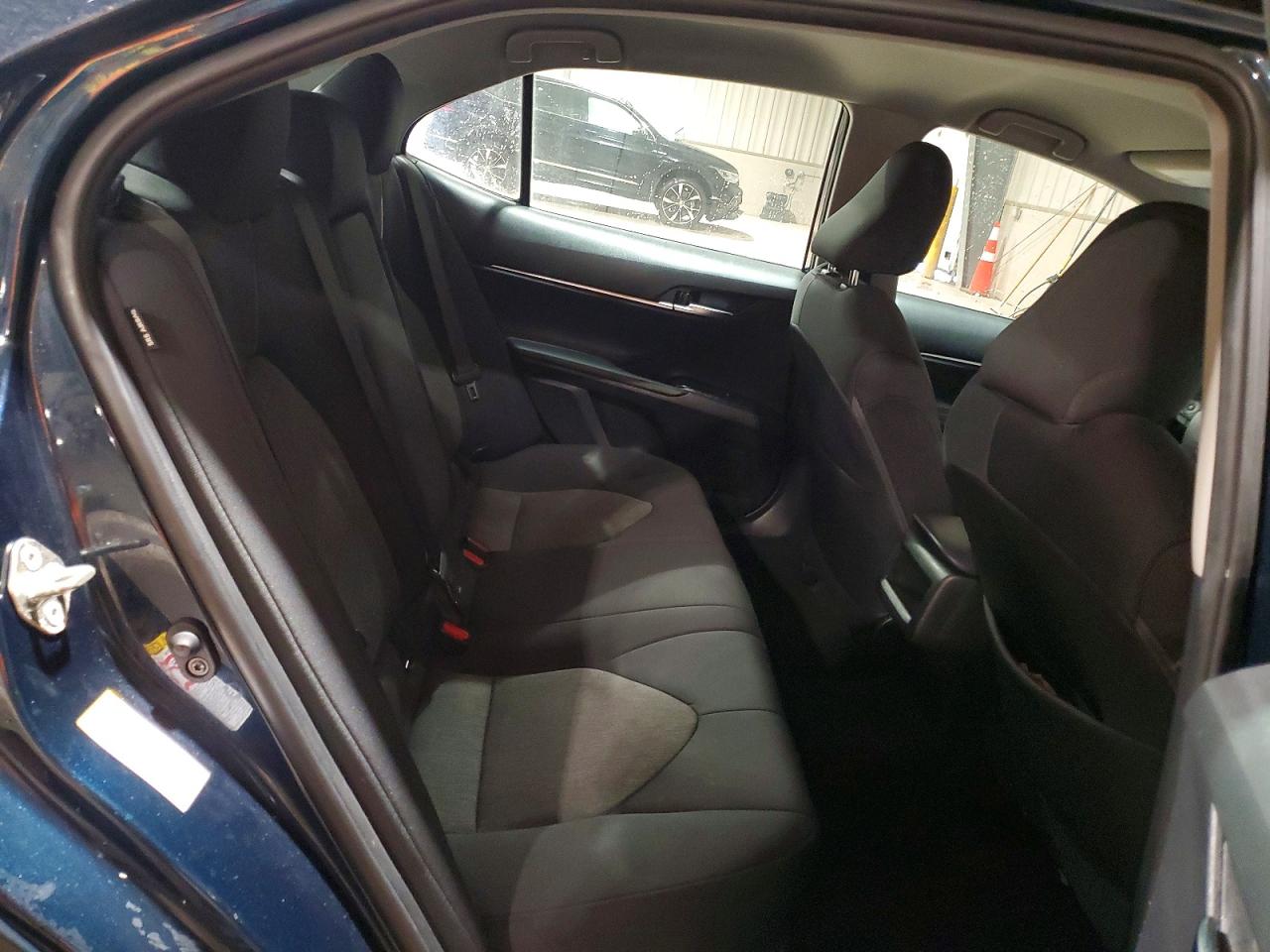 2018 TOYOTA CAMRY LE photo 10