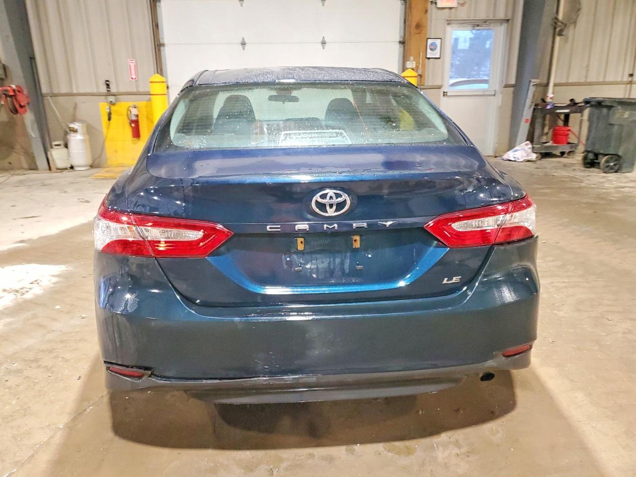 2018 TOYOTA CAMRY LE photo 6