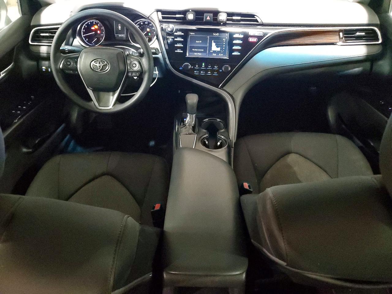 2018 TOYOTA CAMRY LE photo 8