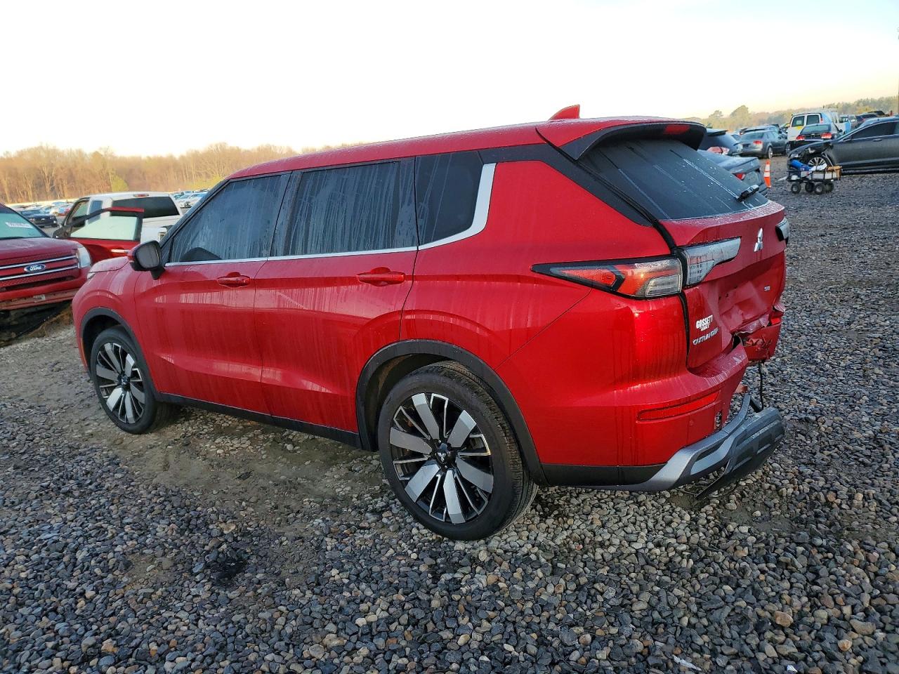 2025 MITSUBISHI OUTLANDER SE photo 2