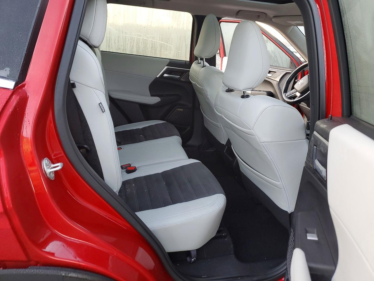 2025 MITSUBISHI OUTLANDER SE photo 11