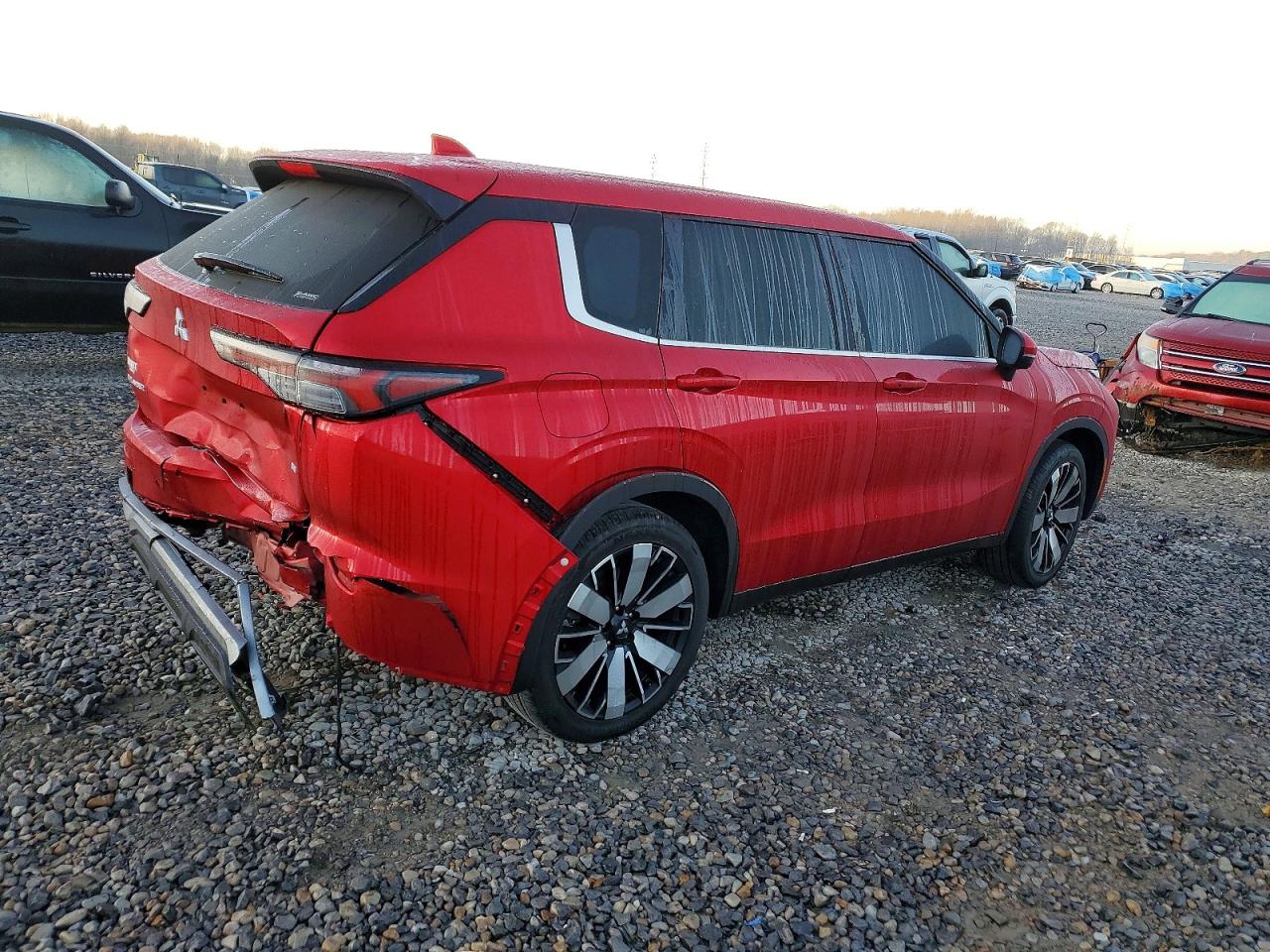 2025 MITSUBISHI OUTLANDER SE photo 3