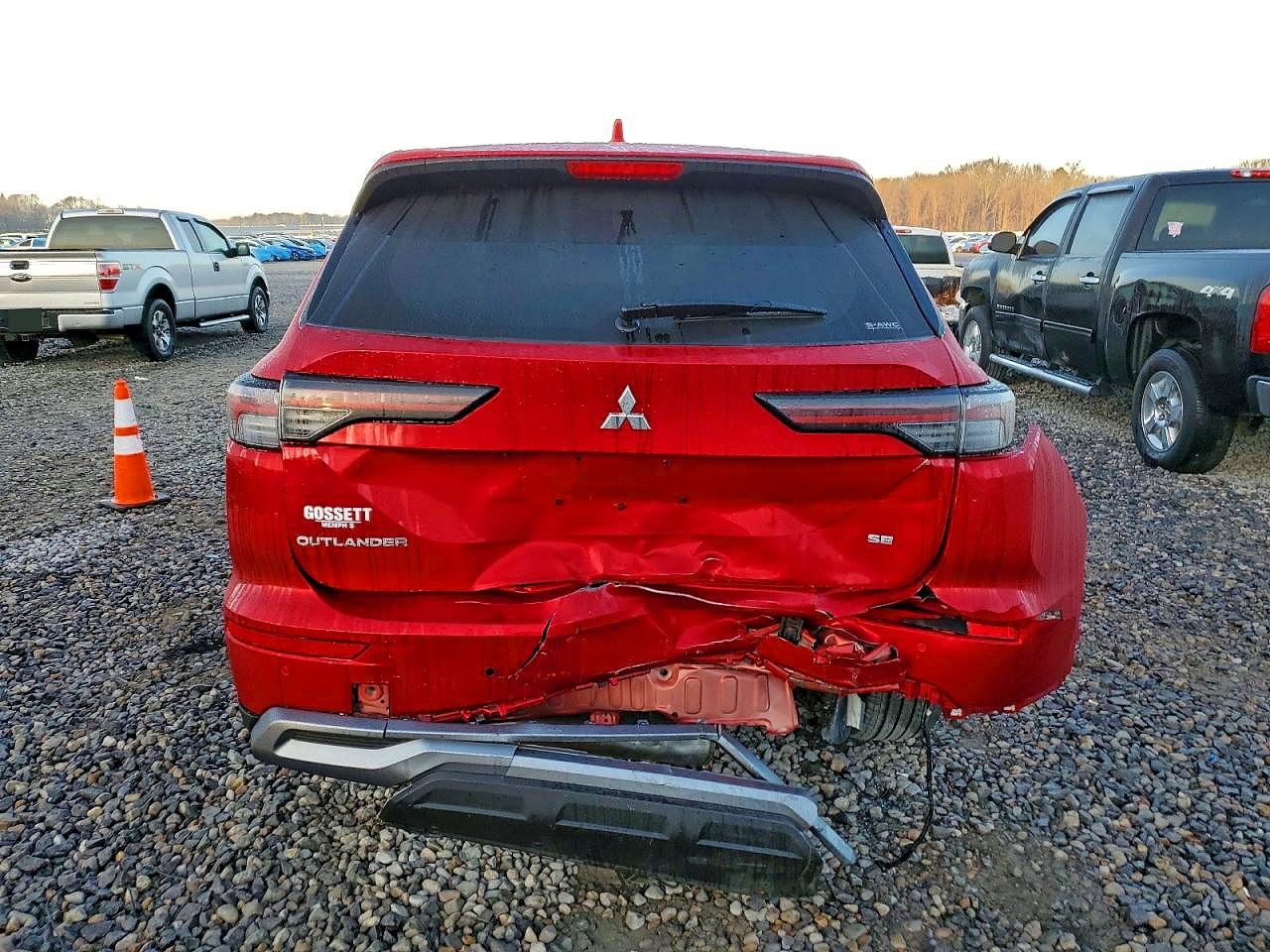 2025 MITSUBISHI OUTLANDER SE photo 6
