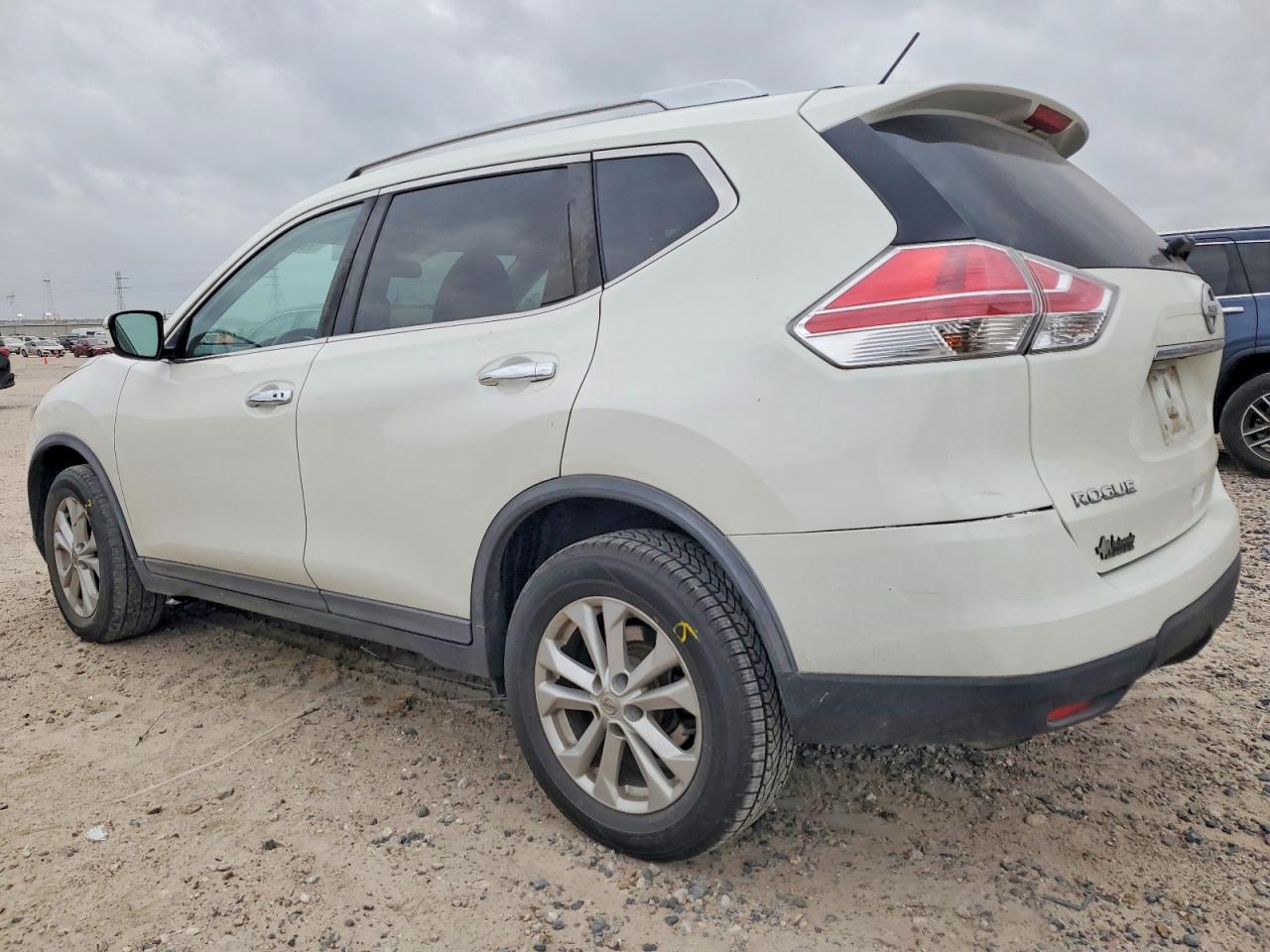 2016 NISSAN ROGUE S photo 2