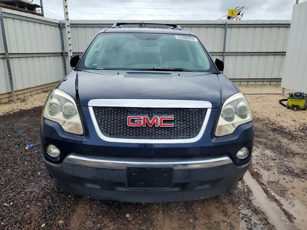 2011 GMC ACADIA SLE photo 5